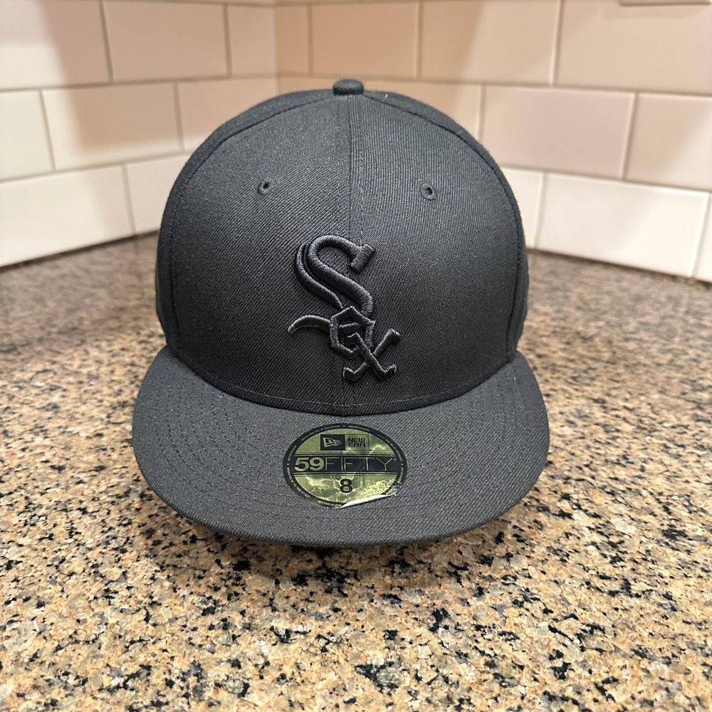 Chicago White‎ Sox New Era 59FIFTY Fitted Hat Siz8 8 Black Out New